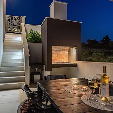 Bonella * Novigrad (Dalmatia)