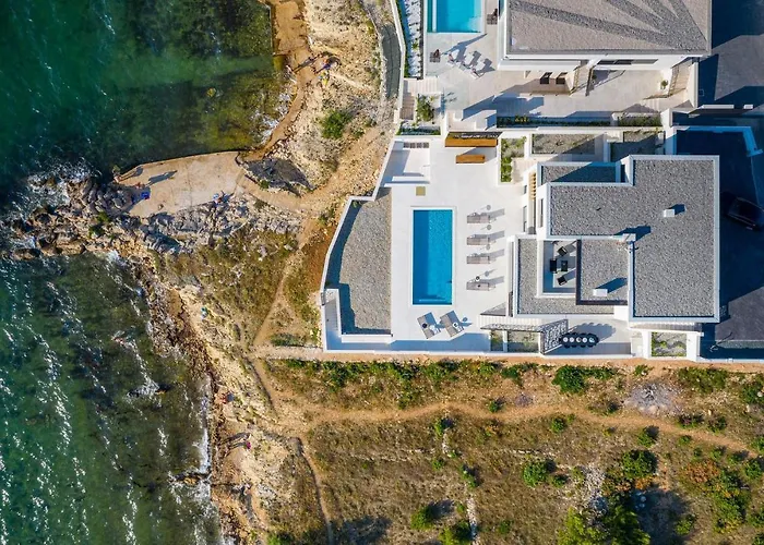 Bonella Новиград-Далмация